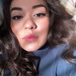 Meet your Posher, Elexia